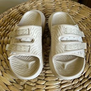 Hoka recovery slides